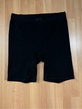 SKIMS BOYFRIEND BOXER shorts, Size: Medium